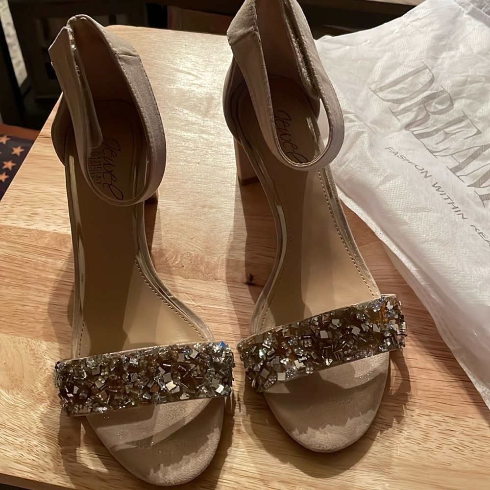 Jewel Badgley Mischka DreamPairs mid-heel rhinestone ankle strap sandal, 5 1/2